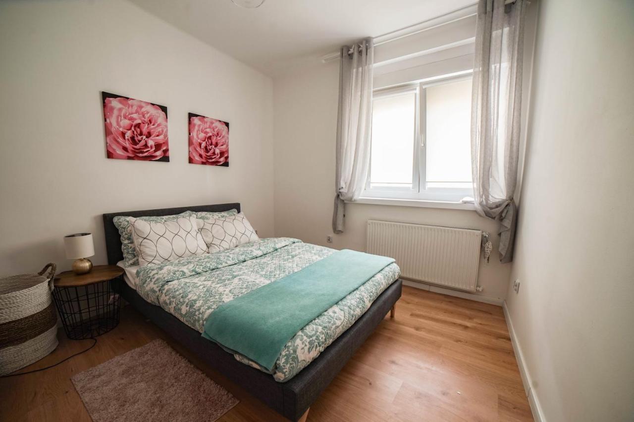 Appartement Bella Rosa à Opole Extérieur photo
